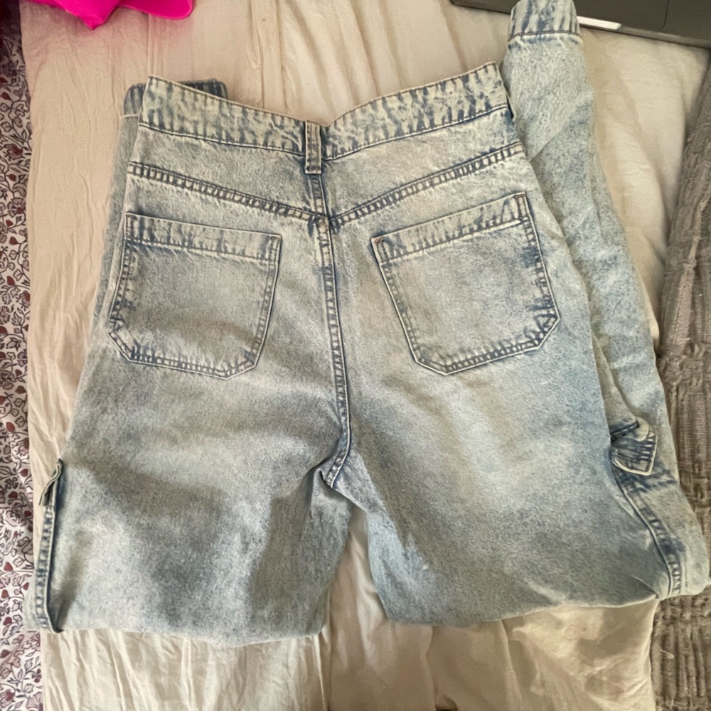 H&M medium wash cargo jeans